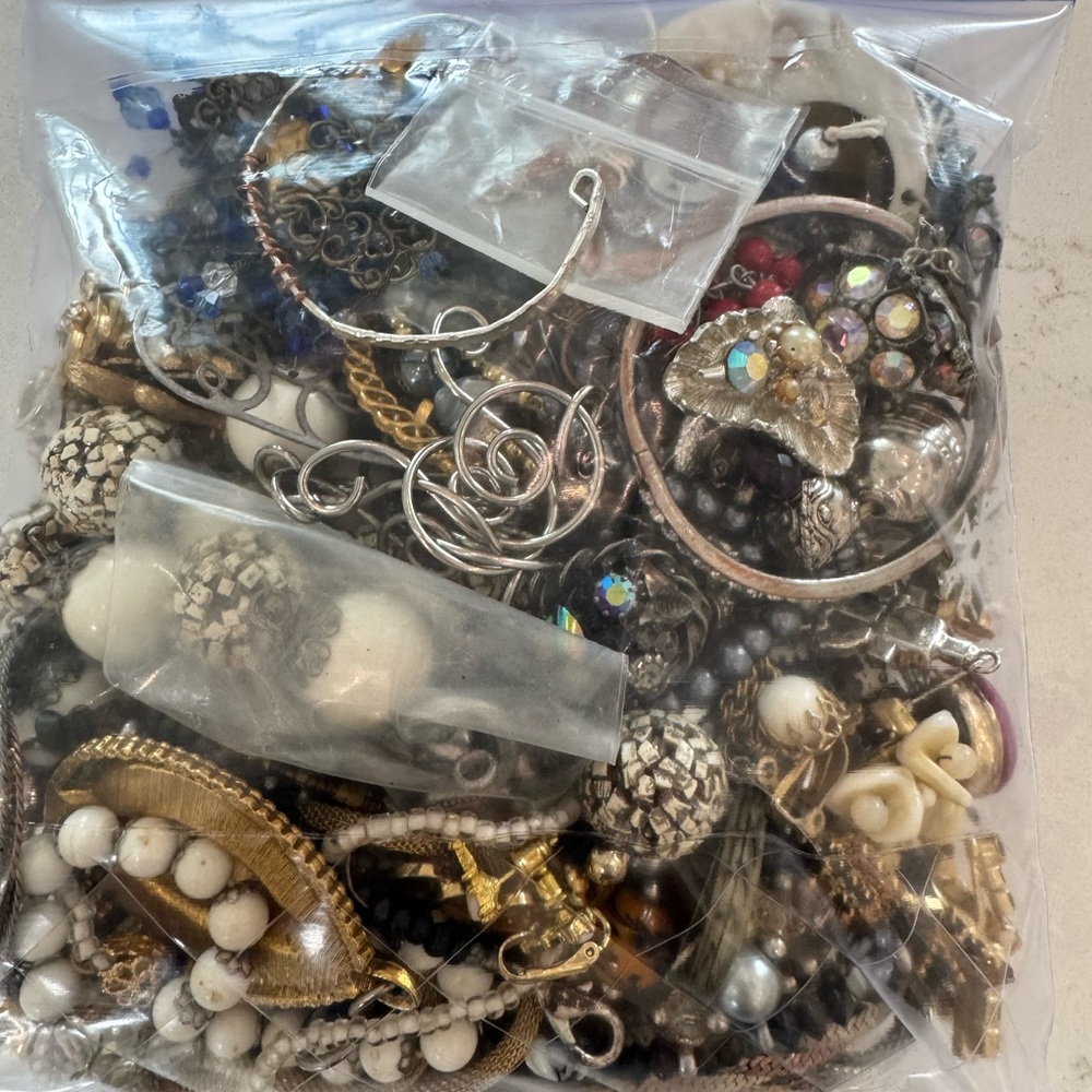 Assorted Jewelry Bag - Picture 2 of 3